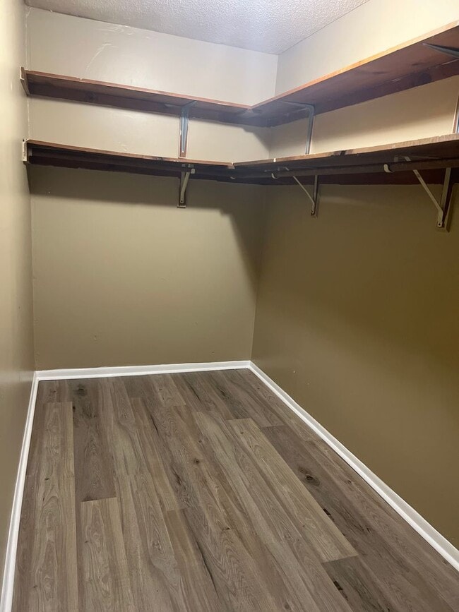 Building Photo - Sulphur- 1 Bedroom 1 Bath Apartment