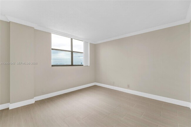 Building Photo - 290 174th St