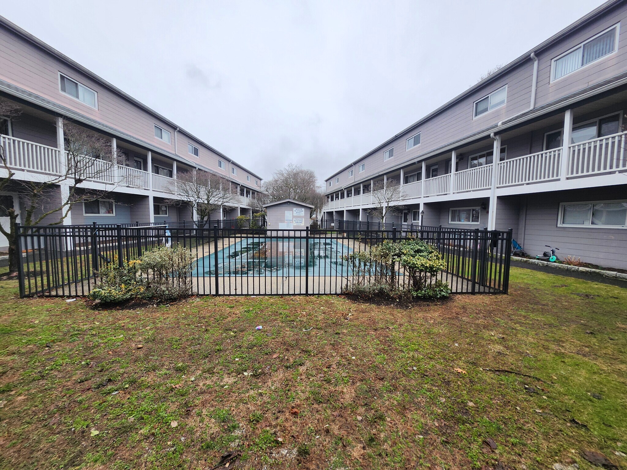 Building Photo - 4 Union Ave