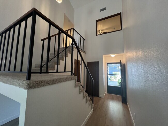 Building Photo - Beautiful Condo in Villa Del Sol – 2 Beds,...