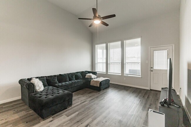 Building Photo - 23534 Goodfellow Dr