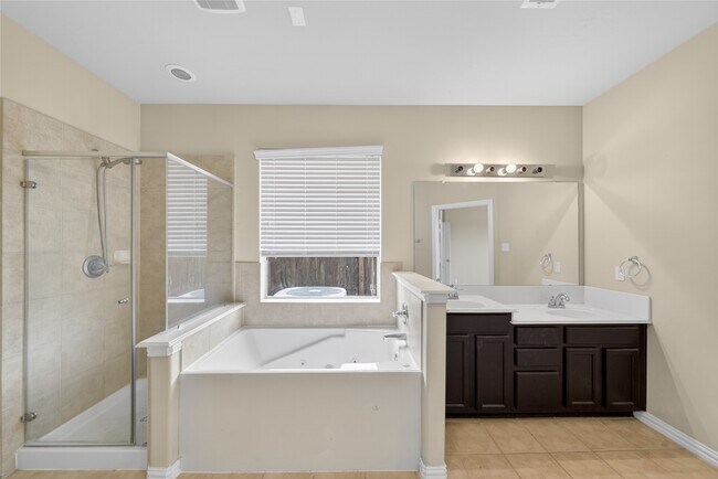 Building Photo - 2411 Horned Owl Dr