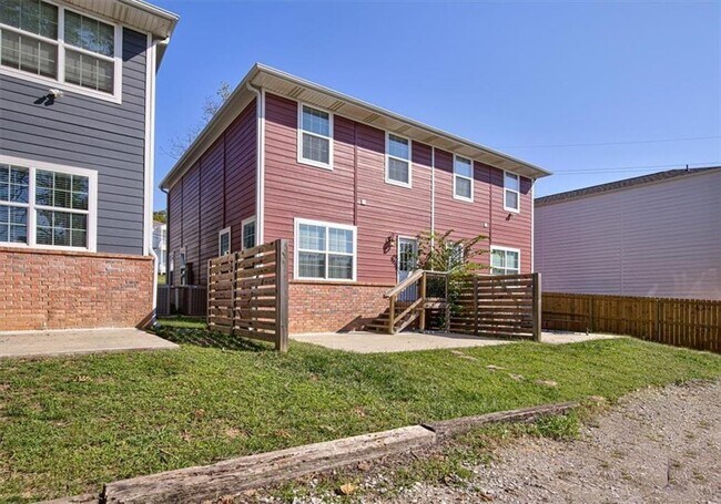Building Photo - 1429 E Huntsville Rd