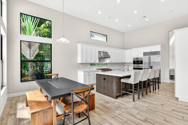 Building Photo - 2600 NW 69th St