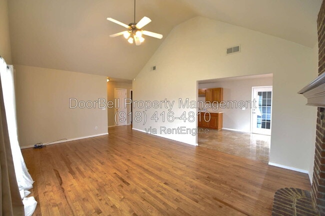 Building Photo - 11621 S Mulberry Ln