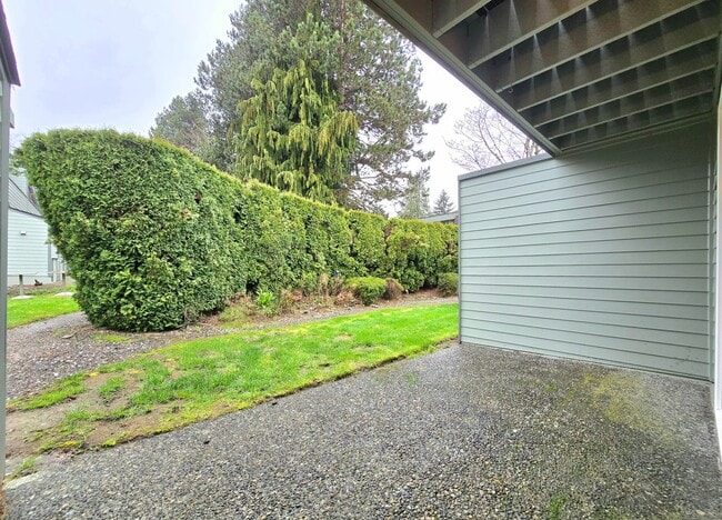 Building Photo - 2 Bedroom Home in Everett  Pet Friendly!
