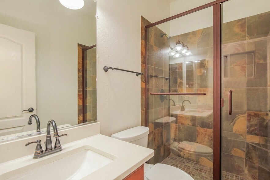 Building Photo - 8724 N 57th Dr