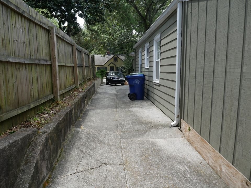 Building Photo - 1065 Atlantic Dr NW