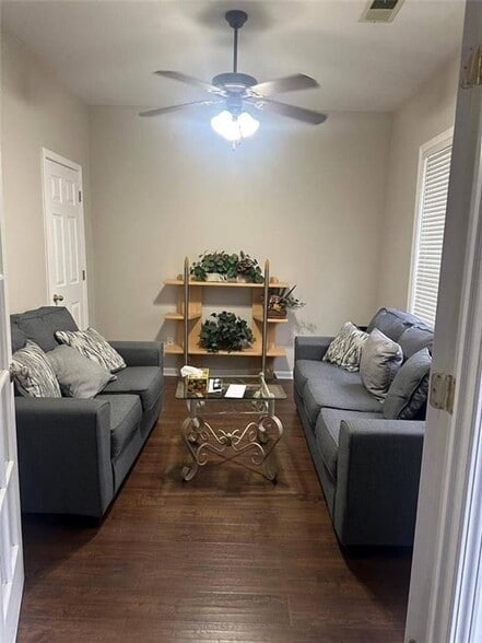 Building Photo - 3352 Chastain Gardens Dr NW