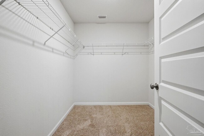 Building Photo - 5598 Guinevere Ln