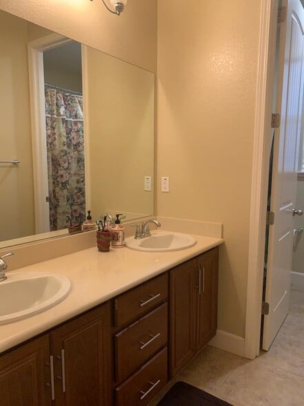 Bath2 - 19 Chysis Rd