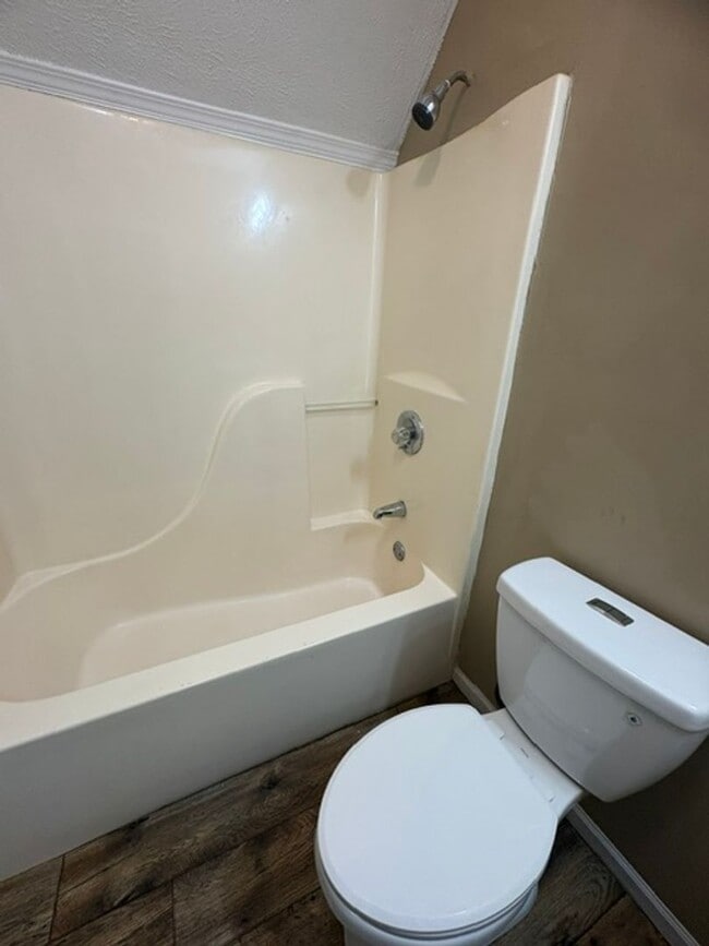 Building Photo - Renovated 3 Bedroom 2 Bath Home for Rent!!