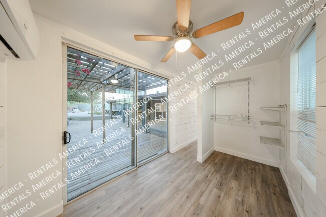 Building Photo - 1424 N Gene Ave