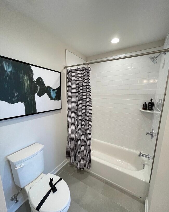 Building Photo - 3113 Beachview Ln