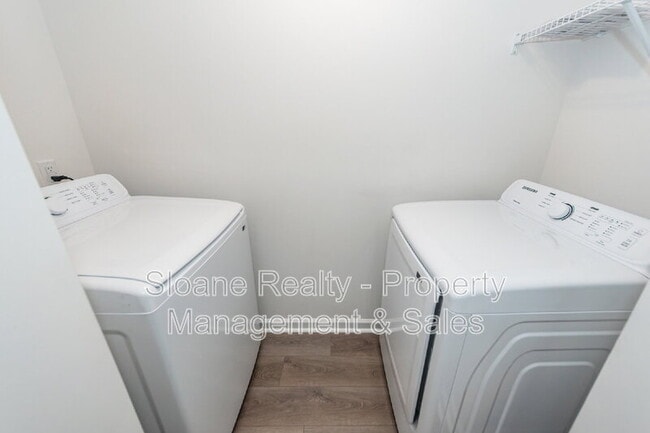 Building Photo - 4633 Forest Hills Dr