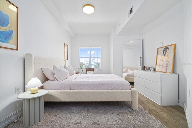 Building Photo - 100 4th Ave S