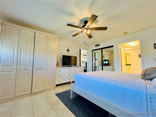 Building Photo - 2400 S Ocean Dr