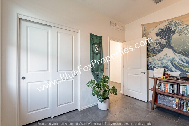 Building Photo - 8683 N Calle La Canoa