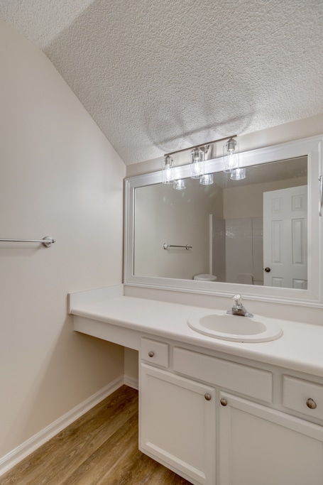 Building Photo - 35 Putters Pl