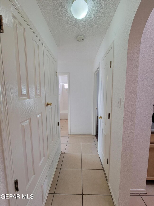 Building Photo - 8695 Pilgrimage Cir
