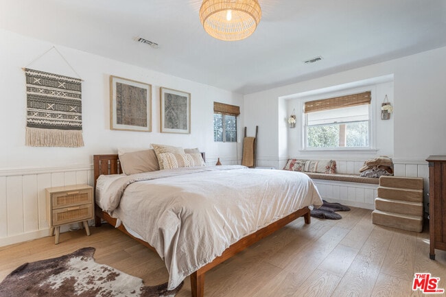 Building Photo - 4607 Willowcrest Ave