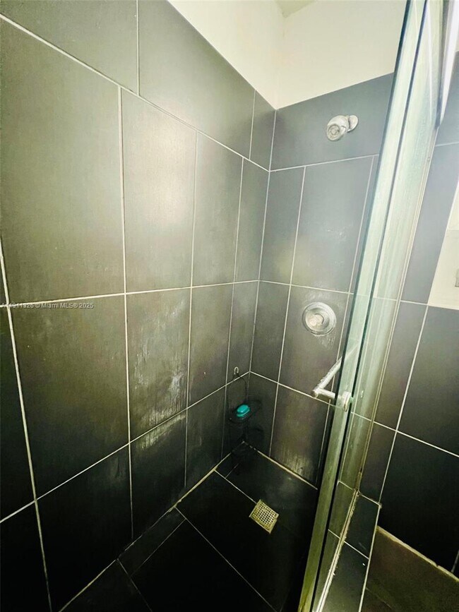 Building Photo - 1606 Jefferson Ave