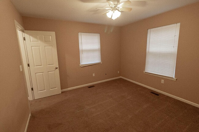 Building Photo - 1530 Florence Dr