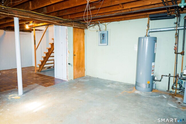 Building Photo - 5-7 Leichtner Dr