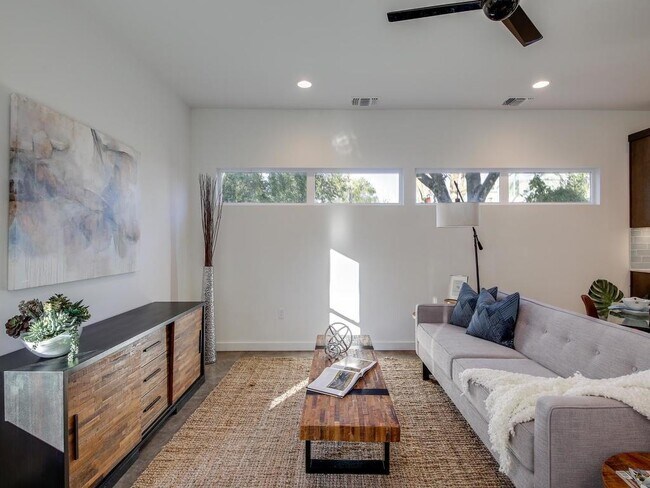 Building Photo - 5600 William Holland Ave