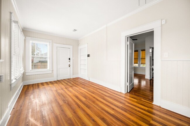 Building Photo - 2301 Hill St