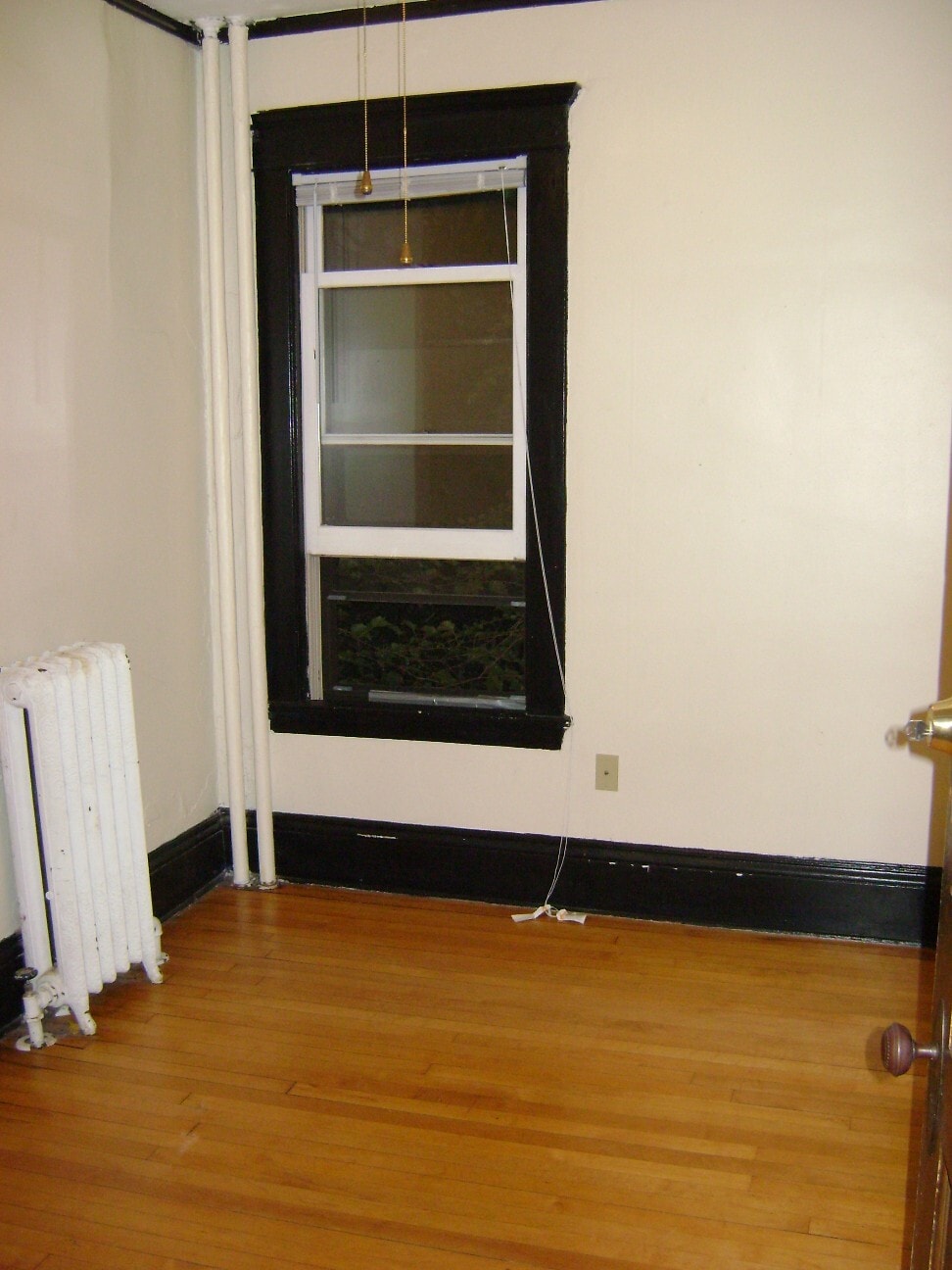 Building Photo - 627 Ontario St SE