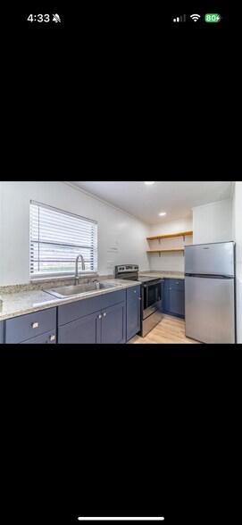 Building Photo - 1402 E Carolina Ave