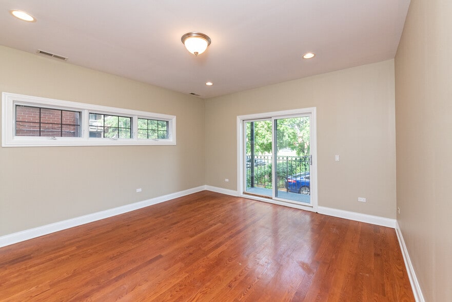 Building Photo - 6217 S Kimbark Ave