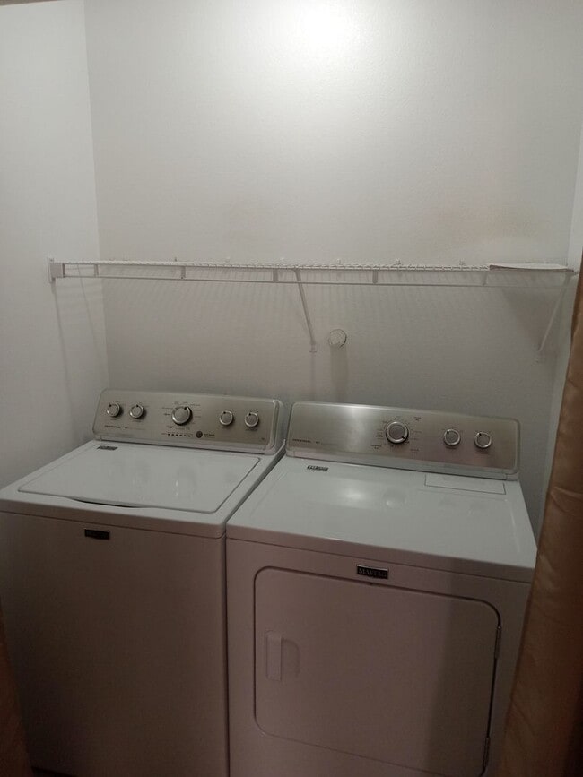 Building Photo - **3 Bedroom 2 Bathroom in Southwest ABQ!! ** AVAILABLE NOW **