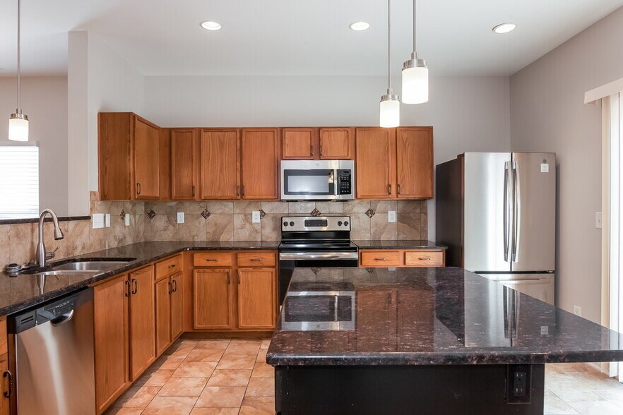 Building Photo - 2118 Buckleigh Dr