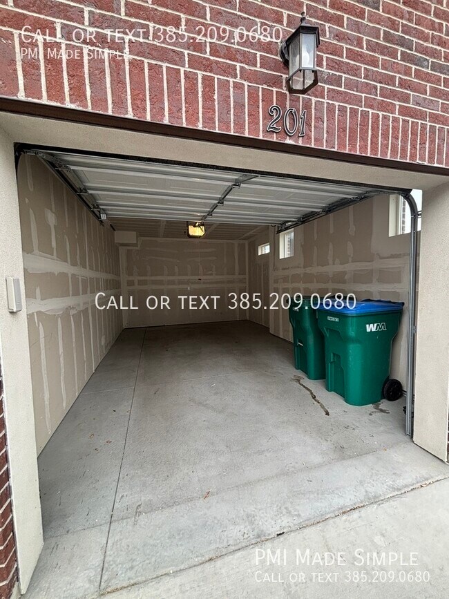 Building Photo - 1985 N 3330 W