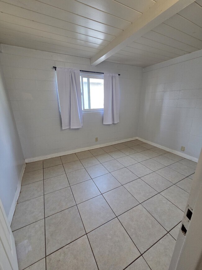 Building Photo - 3 E San Joaquin St