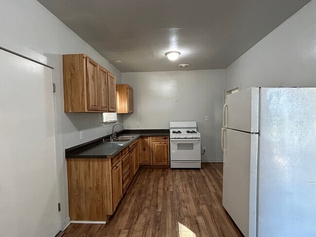 Building Photo - 8 Acacia Ave