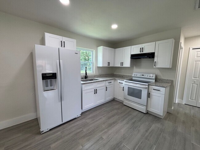 Primary Photo - 579/581 WOOD AVE