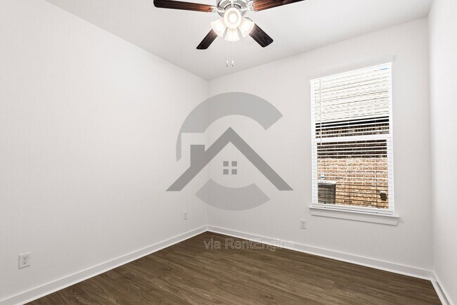 Building Photo - 623 Riley Ln