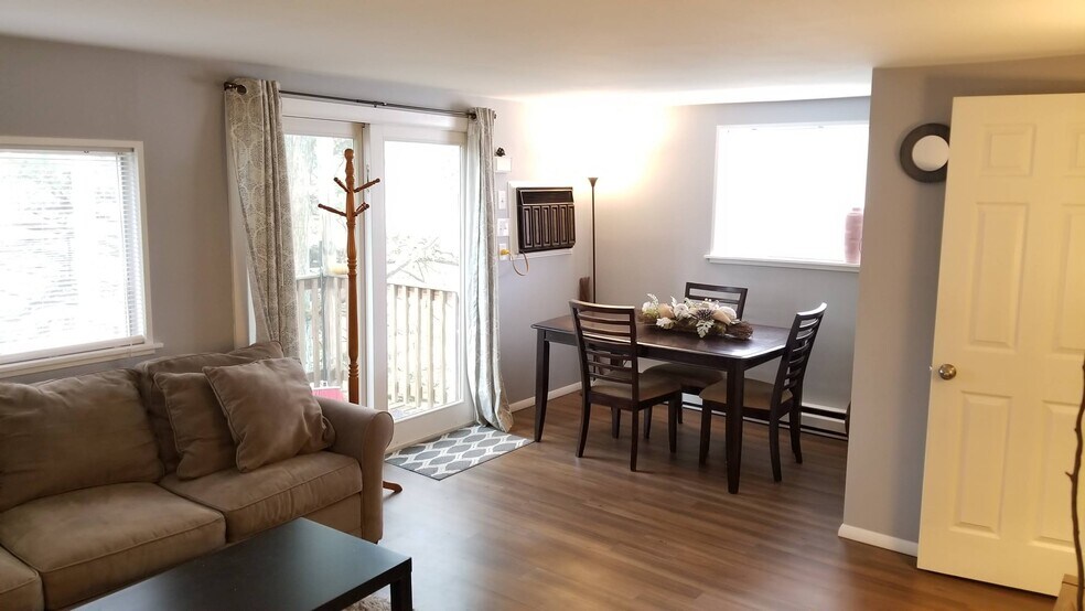 Living & Dining Room - 715 Main Street