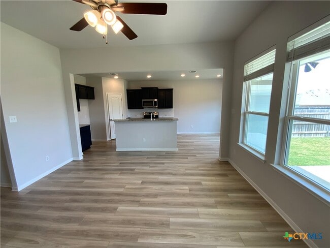 Building Photo - 2212 Clove Ct