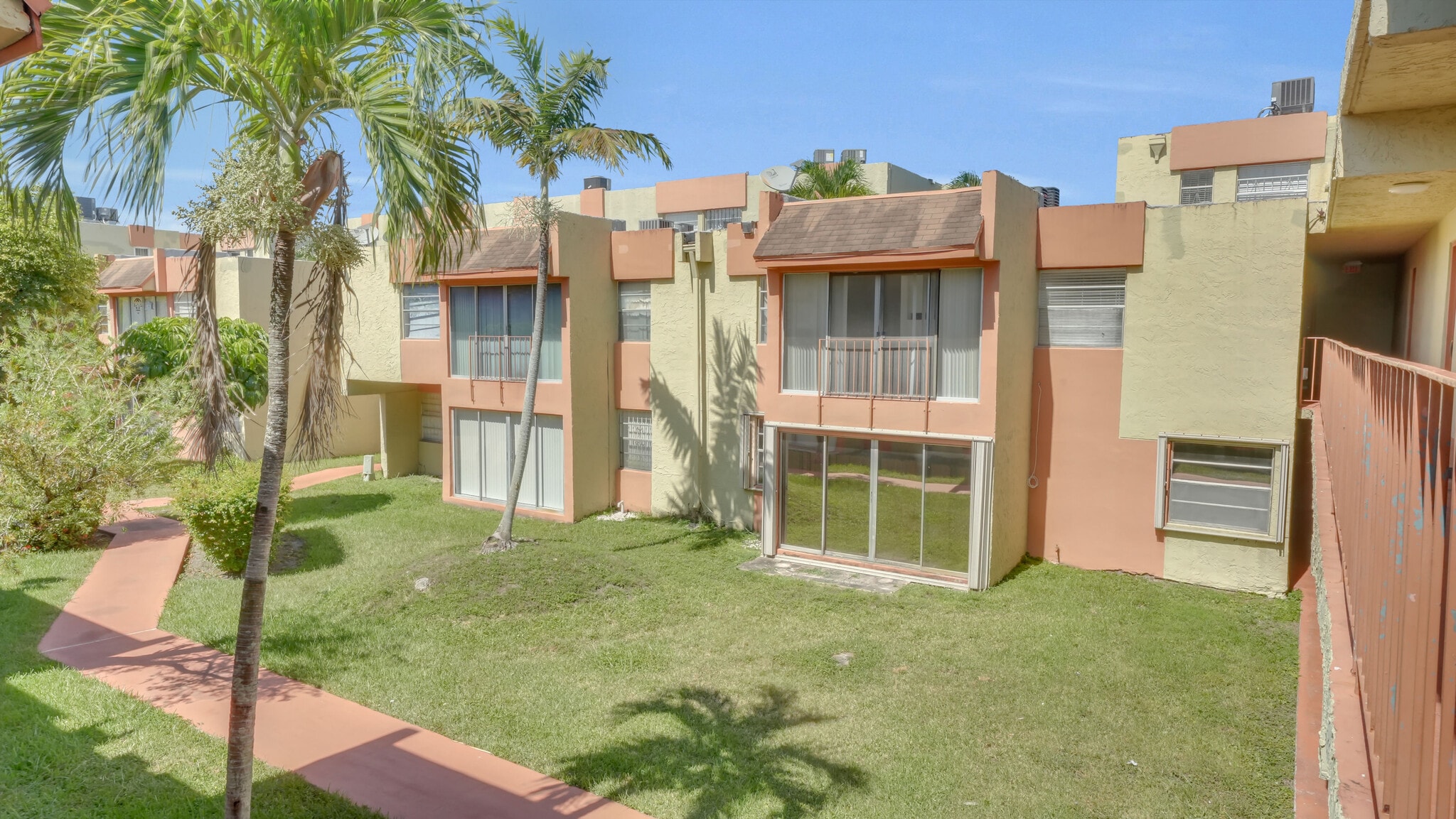 Building Photo - 9390 W Flagler St