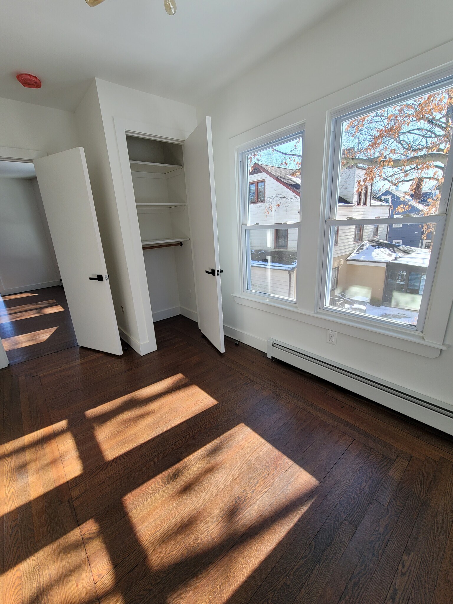 Building Photo - 682 Whitney Ave