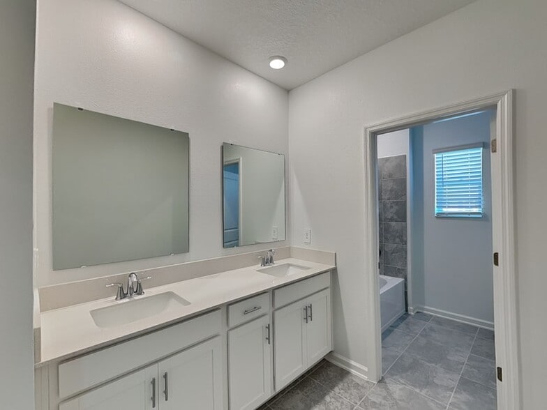 Building Photo - 2822 Fitness St