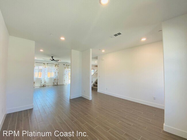Building Photo - 4 br, 2.5 bath House - 978 Lester Ave.