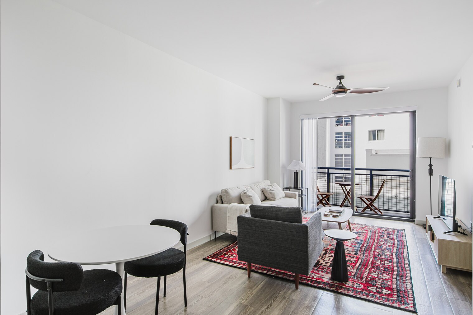 Building Photo - 221 SW 12th St