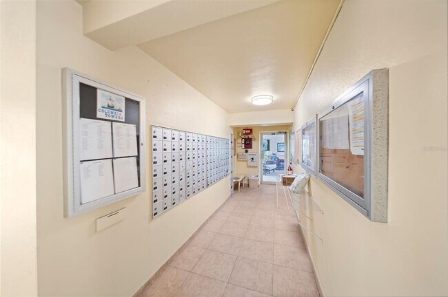 Building Photo - 4725 Cove Cir