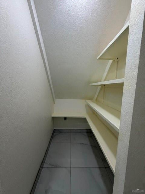 Building Photo - 18 E Rogers Rd