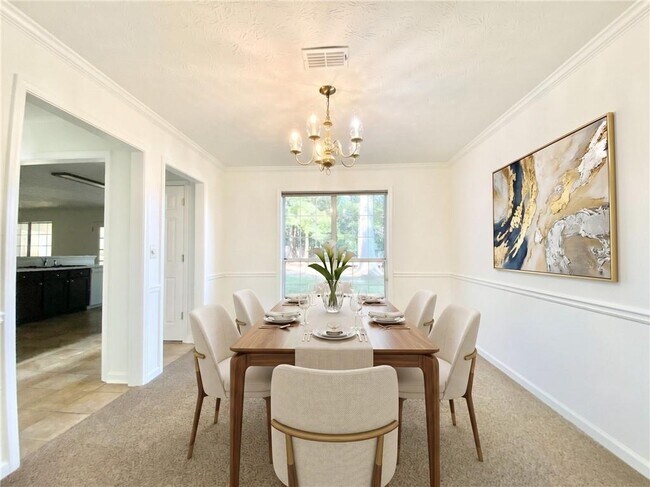 Building Photo - 640 Suwanee Lakes Cir NW